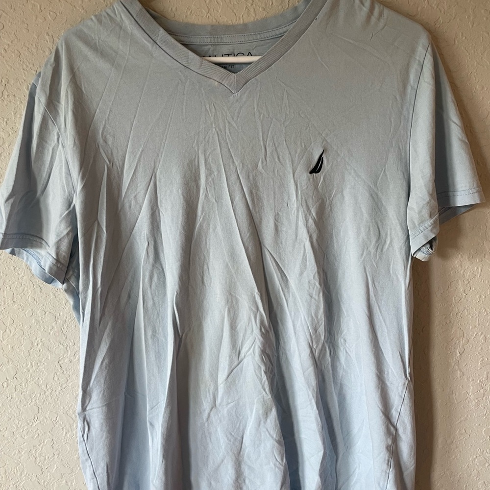 Nautica v neck T